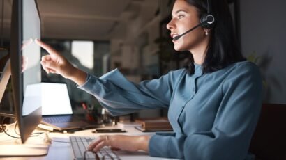 Virtual Assistants training and public speaking by Workplace Insights coach Adrie van der Luijt.