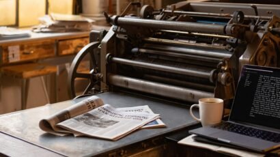 AI won't replace content strategists, but it will transform how we work. Learn from journalism's crisis of AI fabrication how to balance AI efficiency with human expertise without sacrificing integrity or ethics.